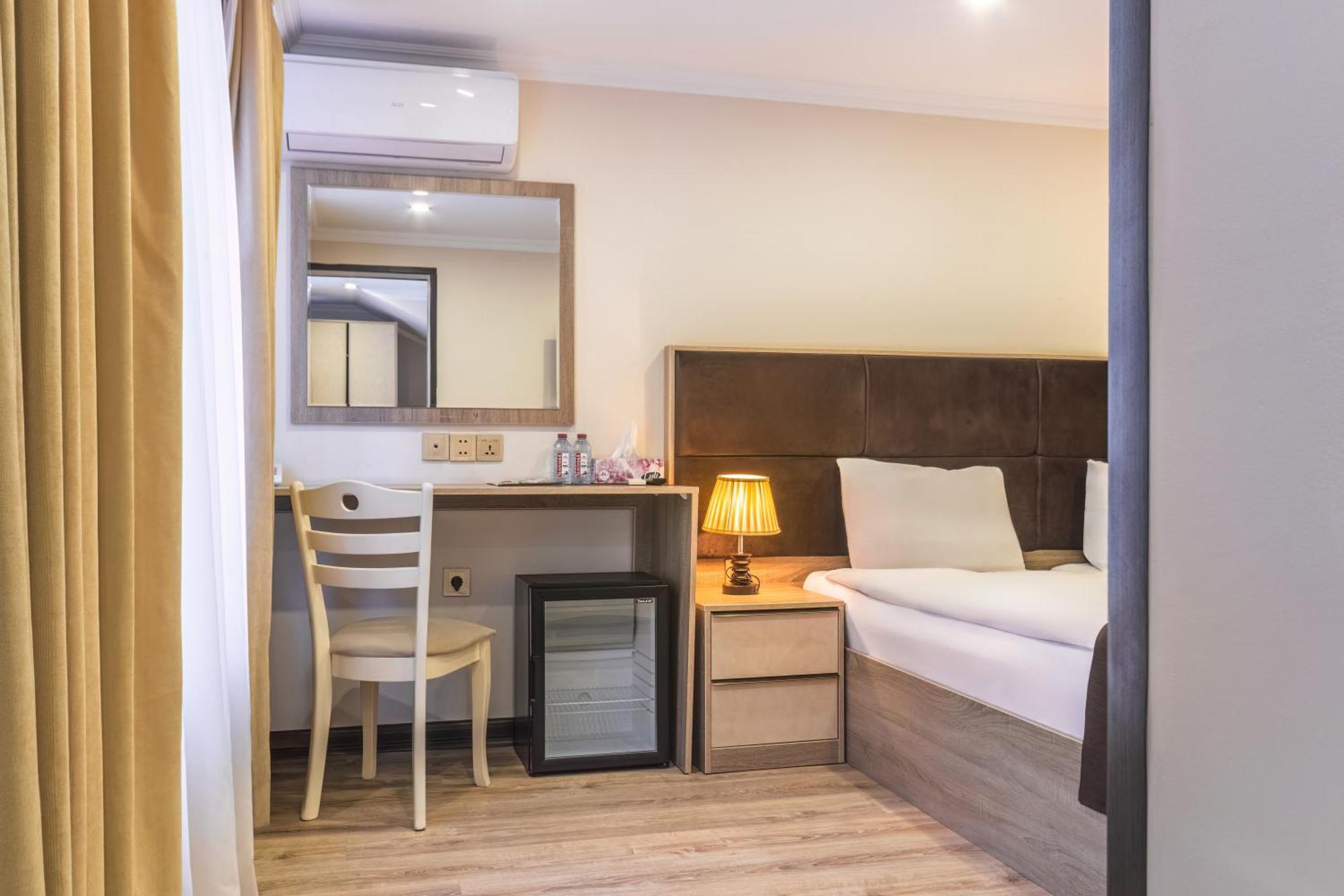 Deluxe City Hotel Baku Exteriör bild